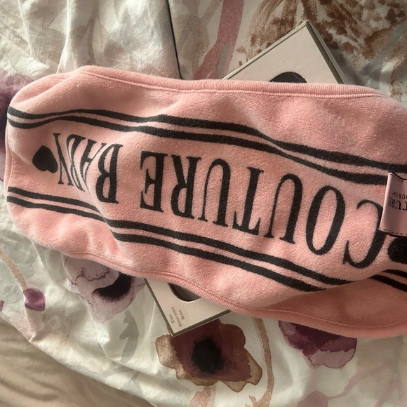 Juicy Couture Newborn reversible hat - Picture 3 of 3